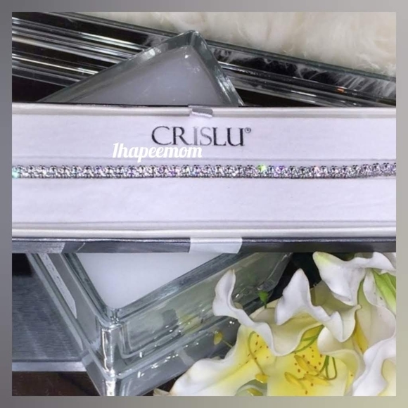 Diamond Studs 5A CZ in Pure Platinum - Picture 4 of 8